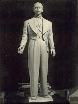 Maquete da estátua de Manoel Vitorino Pereira.
