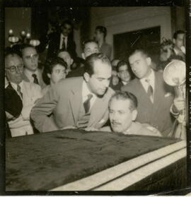 Velório de Getúlio Vargas no Salão Ministerial.