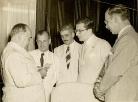 Getúlio Vargas, Geraldo Calmon à esquerda de Vargas.