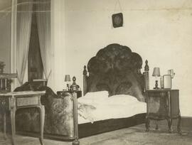 Fotografia da cama presidencial. Mobiliário do Palácio do Catete (RJ)