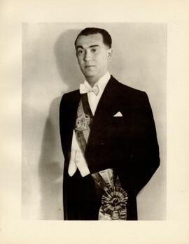 Juscelino Kubitschek com faixa presidencial.